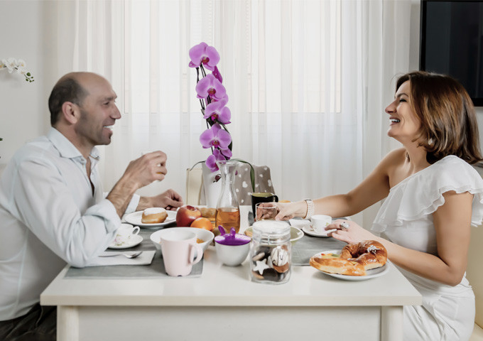 media.Gallery-Colazione-01-Residence-Suite-Smeraldo-Riccione