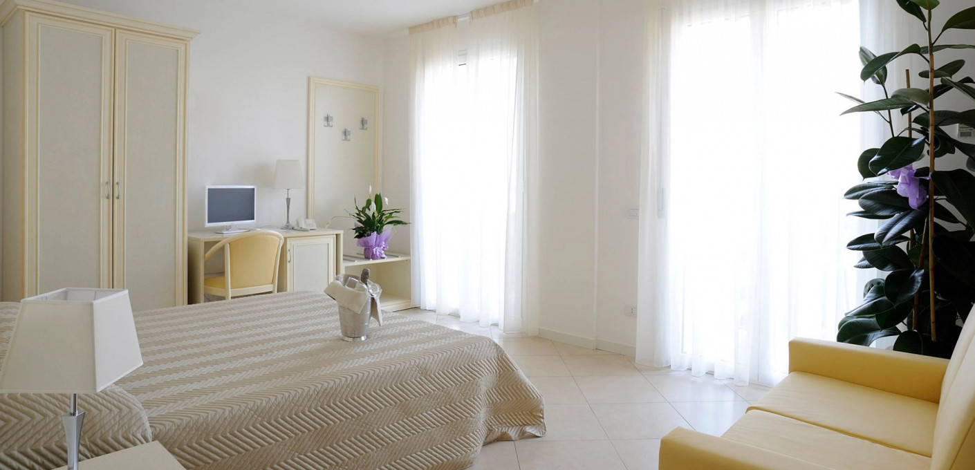 media.Slide-Appartamento-02-Residence-Suite-Smeraldo-Riccione